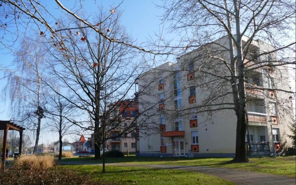 Setany Apartman Морахалом Экстерьер фото